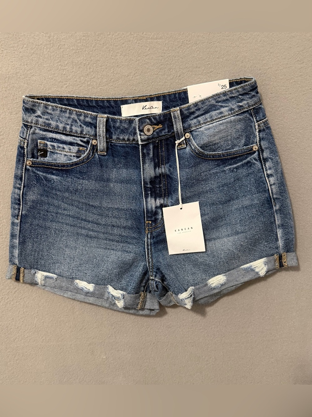 KanCan Medium Blue Distressed Cuffed Denim Shorts New Tags $109 3/25 Nice Jeans